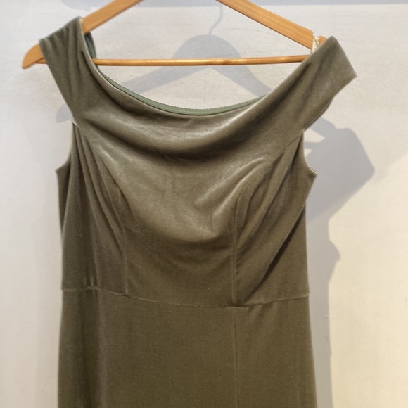 Off shoulder, Sage green velvet dress - Picture 3 of 6